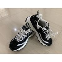 ราคา Skechers D’Lites ขาวดำ มือสอง (14098022157)