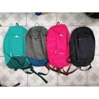 ราคา กระเป๋าเป้ สะพายหลัง Quechua แบรนด์ฝรั่งเศส แท้ 100% (2729380138)