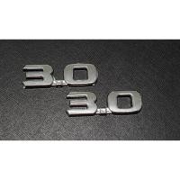 ราคา (2ชิ้น) 3.0 LOGO แผ่นป้ายโลโก้ติดข้างรถ โตโยต้า วีโก้ สีชุบ TOYOTA HILUX VIGO MK6 SR5 2005-2011 โลโก้ สติ๊กเกอร์ (2308480290)