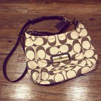 ราคา Coach crossbody มือ2 สีน้ำตาลครีม (857228627)