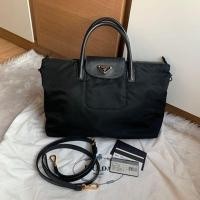 ราคา Very good condition Prada nylon crossbody ปี13 สีดำ ใบใหญ่ จุของได้เยอะ สภาพดีค่า ใช้งานทั่วไป ตัวผ้าสวยงาม (3403196968)