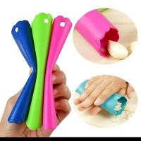 ราคา [HB 732] ซิลิโคนม้วนเครื่องปอกหัวหอมกระเทียม /เครื่องปอกหัวหอมกระเทียมสําหรับทําอาหารในครัว / ที่หั่นกระเทียม (57859826304)
