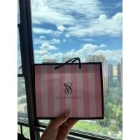 ราคา พร้อมส่ง ✨ ถุง Victoria’s Secret (small/medium) คละ (41668978693)