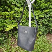 ราคา Christian Dior Vintage Leather Bucket Bag (49062276879)