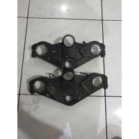 ราคา สามเหลี่ยมบนนินจา 250 fi คาร์บูเรเตอร์ 250cc 4 จังหวะสามแคลมป์สามเหลี่ยมเดิม ori (56152566652)