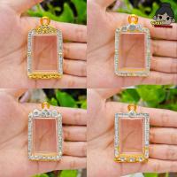 ราคา (จัดส่งเร็ว) กรอบพระสมเด็จ กรอบพระชุบทองล้อมเพชรละเอียด | ใส่พระสมเด็จ มี4ลายให้เลือก | กว้าง2.7*สูง3.8ซม.(ขนาดจอกระจก) (28433802616)