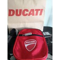 ราคา Ducati Sling Bag กระเป๋าสะพายข้างขนาดเล็ก ดูคาติ (6691492240)