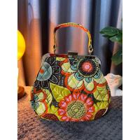 ราคา กระเป๋าคล้องแขน/มีสายสะพายข้าง Vera Bradley มือสอง สภาพดีมาก ✨ (24595885634)
