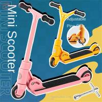 ราคา [ปลาค็อด] สกู๊ตเตอร์นิ้ว, สกู๊ตเตอร์ขนาดเล็กจําลองพับได้, ของเล่นกีฬา ฟิงเกอร์บอร์ด สองล้อหลายสีสเก็ตบอร์ดนิ้วเด็กของเล่น (55312364150)