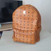 ราคา MCM back pack size M สภาพใช้งาน มีรอยที่หมุดไม่มีผลต่อการใช้งานครับ (19784039662)