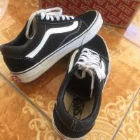 ราคา รองเท้า Vans oldskool ของแท้มือสอง สภาพ 80% (1282412289)