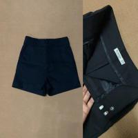 ราคา (used one) กางเกงทรงสวยผ้าดีมาก งานป้าย Stradivarius แท้ ไซค์ eur32 เอว24-25“ สะโพก34” ราคา : 250.- (27573215089)