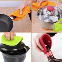ราคา แผ่นรองกันร้อนซิลิโคน วงกลมสีดำ ขนาด 17.7 cm. สูง 4 cm. (20219779077)