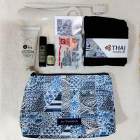 ราคา กระเป๋าการบินไทย JIM THOMPSON ใหม่ แท้100% สีฟ้า พร้อมสกินแคร์จาก erb (24713074047)