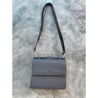 ราคา กระเป๋าสะพายข้างหนังสีเทามือสอง (28827652125)