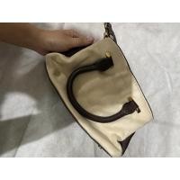 ราคา กระเป๋าสะพาย Charles & keith (27592343530)