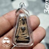 ราคา พระผงสุพรรณพิมพ์หน้าแก่ เนื้อดินสีดำ ขนาดองค์พระ 3 ซม. พร้อมเลี่ยมกันน้ำ (28204782631)