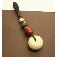 ราคา ผลไม้งาช้างธรรมชาติปลอดภัยหัวเข็มขัดพวงกุญแจรถ Simple Key จี้ผู้ชายผู้หญิง All-Match กระเป๋าจี้ขนาดเล็กสด (54912993306)
