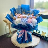 ราคา สบู่ Rose Bouquet With Beryls Chocolate Blue Theme (45959846857)