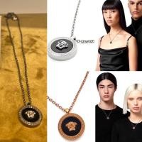 ราคา New สร้อยคอ Versace enamel Medusa necklace มือ1ของแท้ พร้อมส่ง **ทักรีเชครายวันก่อนกดค่า (45008707371)