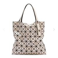 ราคา BaoBao prism 7x7 Beige gloss แท้ 100%(มีการ์ด มีถุงผ้า ถุงกระดาษ ป้าย) (3351842394)