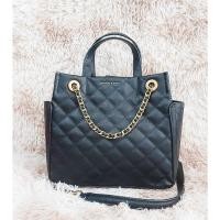 ราคา มือสอง กระเป๋า charles & keith ของแท้ คลอสบอดี้ได้ ถือได้ สะพายไหล่ได้ หนังแท้ ไม่มีตำหนิหนัก (17197863896)