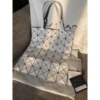 ราคา ❌SOLD❌Used like new Bao Bao 6*7 สีขาว ออกshop Emquatier ปี 21 (20757625481)