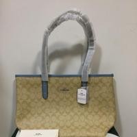 ราคา Coach tote bag ขนาด16นิ้ว สีเบจคลิปฟ้า (2830934862)