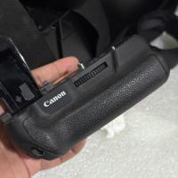 ราคา กริป canon BG-E18 ใส่ Canon 750d / 760D /8000d ของแท้มือสอง (49501724384)