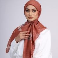 ราคา Hijabistahub รุ่น Alora Bawal Hijab ผ้าคลุมบาวาสี่เหลี่ยม ลายดอกเล็กสีส้ม ขนาด 45 (24231365229)