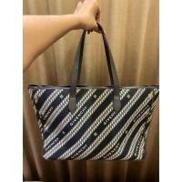 ราคา Givenchy แท้ ขาย 15,900 บาทสามารถนัดรับได้ที่เซ็นทรัลปิ่นเกล้า (18477826734)