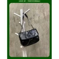 ราคา กระเป๋าZARA ROCKER SOFT CROSSBODY BAG แท้100 % กระเป๋าสะพายข้างสีดำเงา วัสดุหนังpuผิวนุ่ม แต่งลายรูปทรงเรขาคณิต ++/ (7204994556)