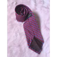 ราคา เนคไทค์ Salvatour Ferragamo Made in ITALY Silk 100% มือสองสภาพดี (22815701272)