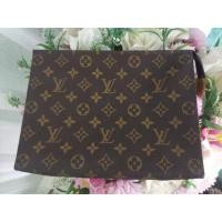 ราคา Used LV Toiletry GM รับประกัน​แท้​100​% (5900937162)