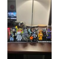ราคา (ของแท้ มือสองสภาพดีมาก) Lego Minifigures Series 14 - Monsters 71010 ครบทั้งหมด 16 ตัว แถมกล่องและฐานรอง (ส่งฟรี) (51406226693)
