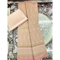 ราคา (ผ้าชุด)ผ้าไหมมัดหมี่ 6ตะกอ สีธรรมชาติ (ผ้าลาย 2เมตร+สีพื้น 2เมตร) สีชมพูแชมเปญโกล รหัส L8A-ST-0827682 (25846622973)
