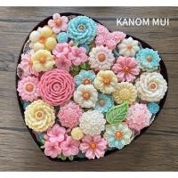 ราคา อาลัวดอกไม้กล่องใหญ่ อาลัวกะทิอบควันเทียน900กรัม(ทักแชทก่อนสั่งค่ะ) (20673755699)