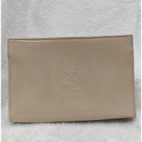 ราคา กระเป๋าเครื่องสำอาง Yves Saint Laurent (YSL) Beaute Pouch สีเบจ/ไอวอรี่ ทำจากวัสดุหนังเทียมแบบเงา 6.5*4" (52009802577)