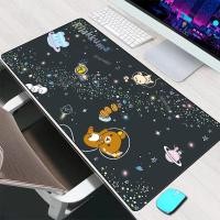 ราคา Oi-ญี่ปุ่นน่ารัก Rilakkuma แผ่นรองเมาส์สําหรับเล่นเกมขนาดใหญ่แป้นพิมพ์แผ่นรองโต๊ะอุปกรณ์เสริมคอมพิวเตอร์ Mousepad PC Gamer Mausepad (46711849687)