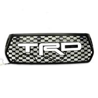 ราคา กระจังหน้า V5 โลโก้ "TRD" สีขาว แบบมีไฟ LED โตโยต้า ไฮลัค รีโว่ ร้อคโค่ สีดำ สำหรับ Toyota Hilux Revo Rocco ปี 2018-2019 (5221318811)