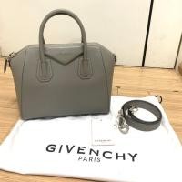 ราคา Givenchy Antigona Small ปี17 สีเทา used like new (3734638595)