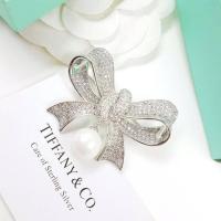 ราคา (สินค้าพร้อมส่ง กดสั่งได้เลยค่ะ) เข็มกลัดโบว์ผูกประดับมุกห้อยฝังไมโครเพชร CZ แท้สวย (176700284)