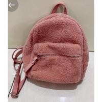 ราคา กระเป๋าเป้ขนนุ่ม Preloved pull & bear (27954014653)