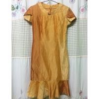 ราคา ชุดเดรส ผ้าไหม สีเหลืองทอง (3126813789)