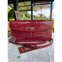 ราคา กระเป๋าหนังจระเข้เคลือบแก้วสีแดงเบอกันดี พร้อมสายยาว (49461802126)