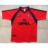 ราคา เสื้อฟุตบอล เอซี มิลาน ทีมเยือน ปี 2001-2002 (11718455644)