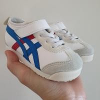 ราคา ของแท้ค่ะ!! มือสอง รองเท้าเด็ก Onitsuka Tiger 13.5 cm สภาพดี ใส่น้อย ไม่เน่าค่ะ (3635675957)