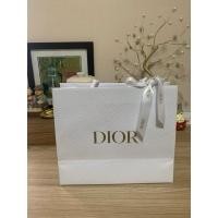 ราคา ถุงกระดาษ ถุง ถุงแบรนด์ dior ดิออร์ ของแท้ ใหม่ ไม่มีตำหนิ พร้อมริบบิ้น (28213493923)