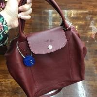 ราคา Longchamp หนังแกะ size s สีแดงเลือดนก สวยมากคะ (1537340108)