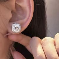 ราคา ต่างหูฝังเพชร moissanite ทรงเหลี่ยม เงินแท้ 92.5% ชุบทองคำขาว18k (27544418005)